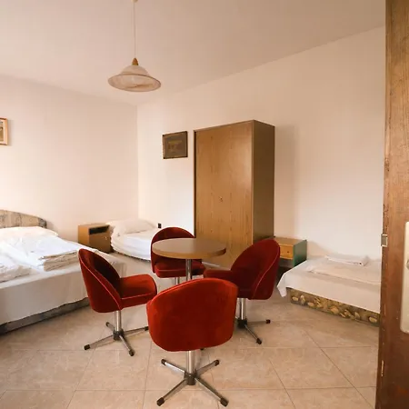 Mueller's 3 Διαμέρισμα