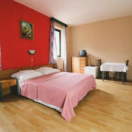 Mueller's 3 Διαμέρισμα