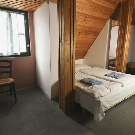 Mueller's 3 Apartment *